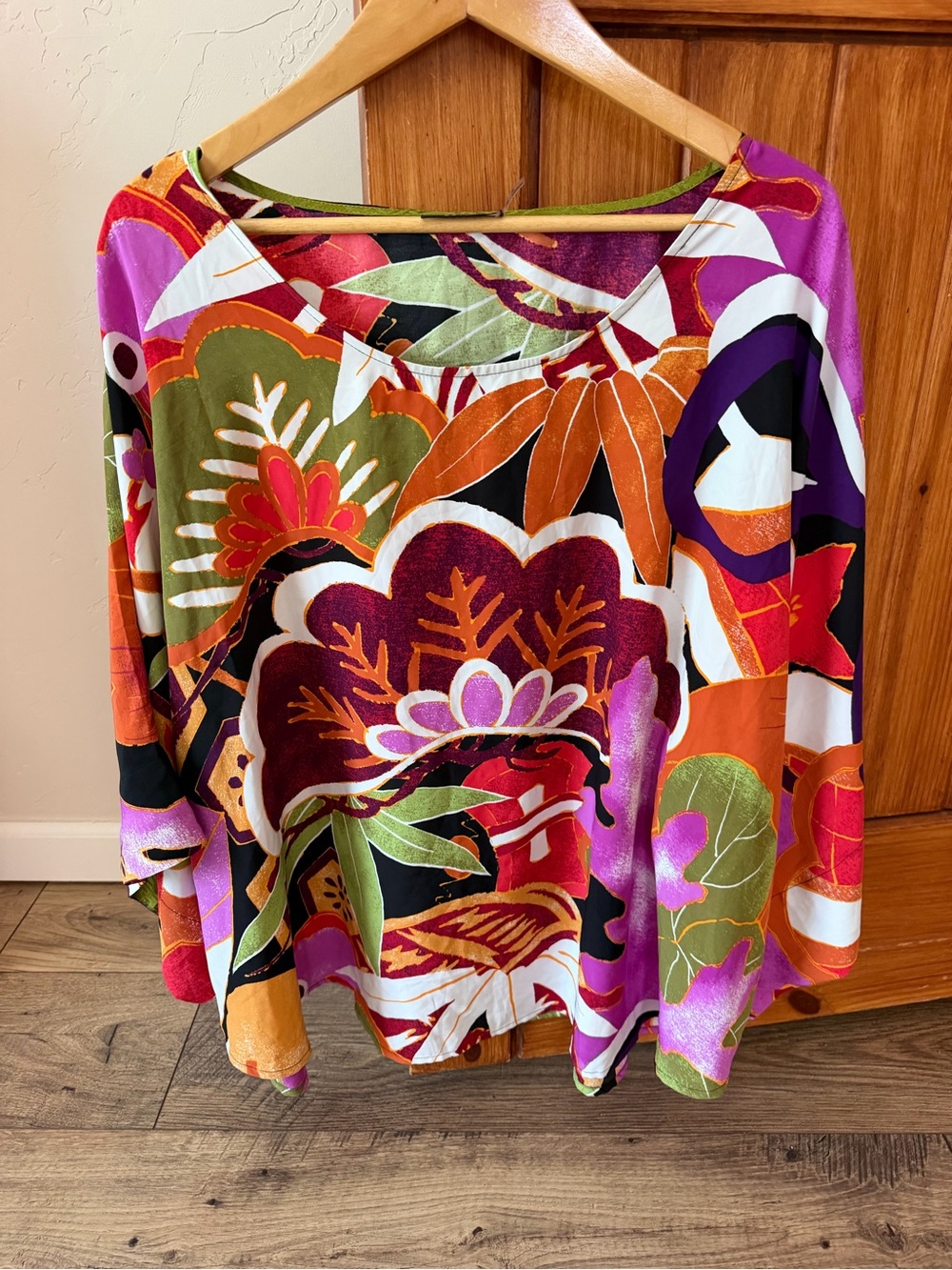 Natori Vibrant Artsy Abstract Colorful Kimono Sleeve Silk-Blend Top Size 3X EUC